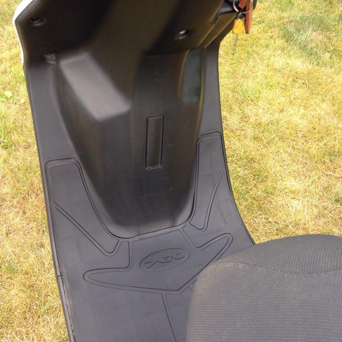 PGO Hot 50 Naked billede 10