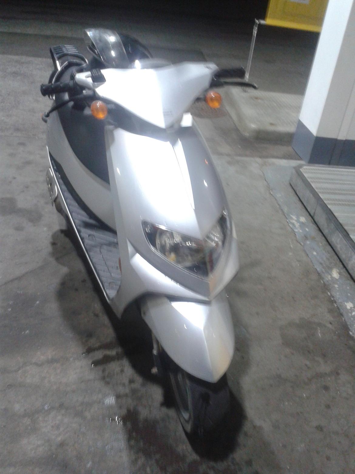 Suzuki Estilete billede 1