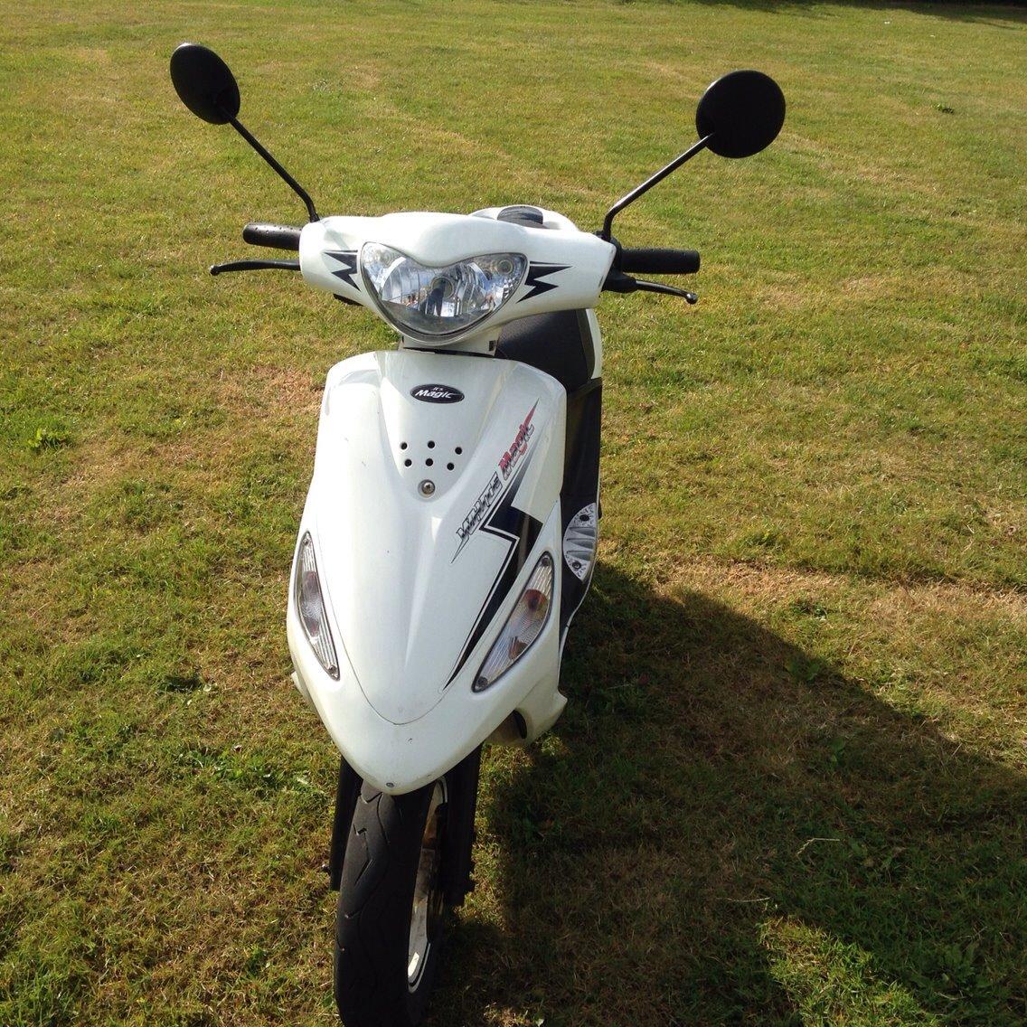 PGO White magic billede 1