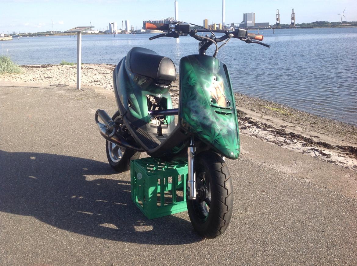 Yamaha Jogrox ''Dont drink and drive smoke and fly'' billede 5