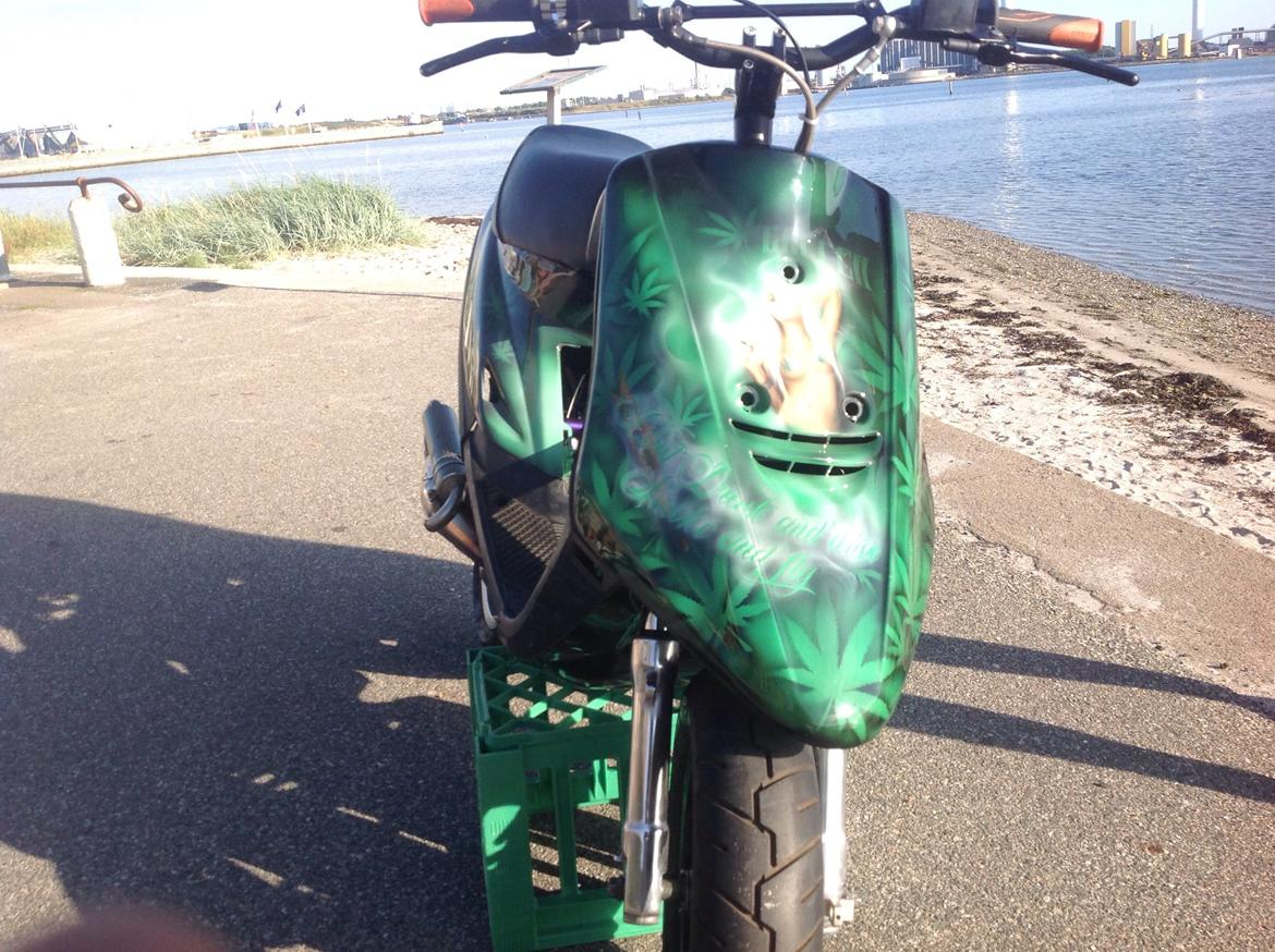 Yamaha Jogrox ''Dont drink and drive smoke and fly'' billede 6