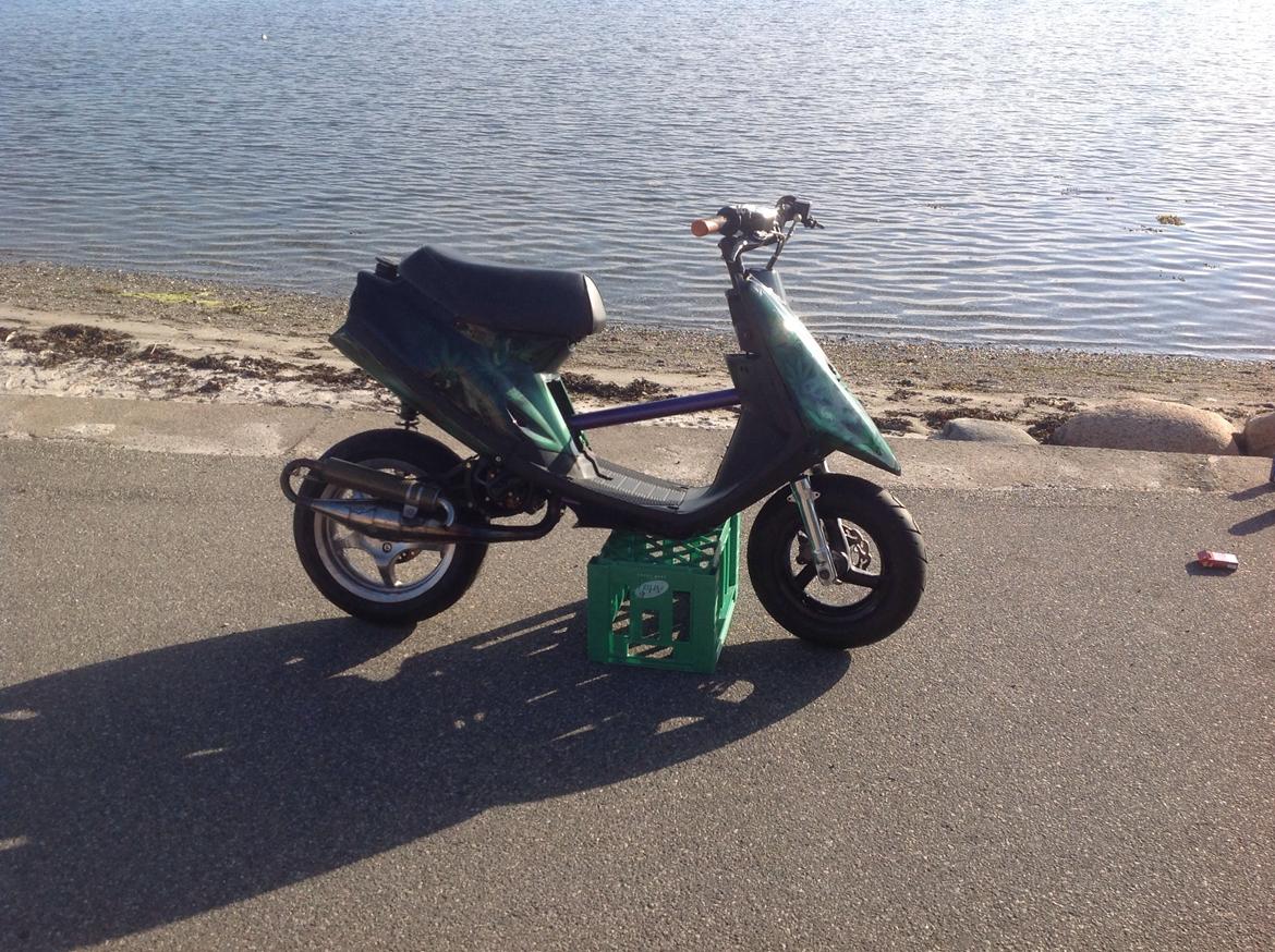 Yamaha Jogrox ''Dont drink and drive smoke and fly'' billede 7