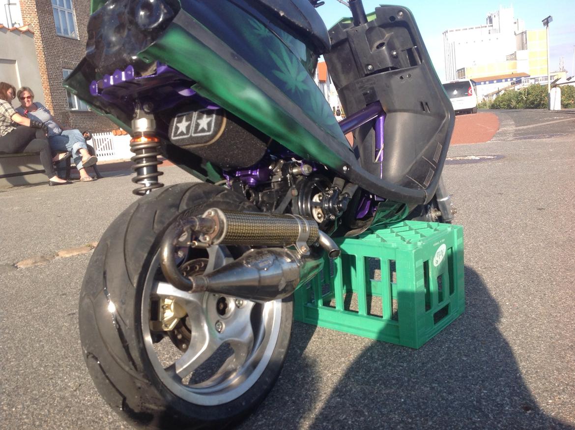 Yamaha Jogrox ''Dont drink and drive smoke and fly'' billede 10