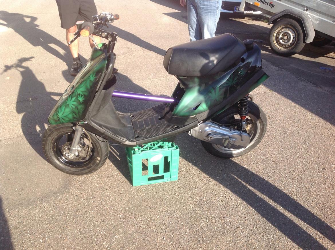Yamaha Jogrox ''Dont drink and drive smoke and fly'' billede 11
