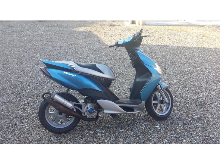 {{currentPhoto.altText}} billede {{currentPhoto.number}}