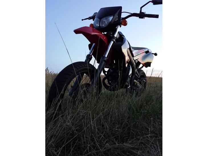 {{currentPhoto.altText}} billede {{currentPhoto.number}}