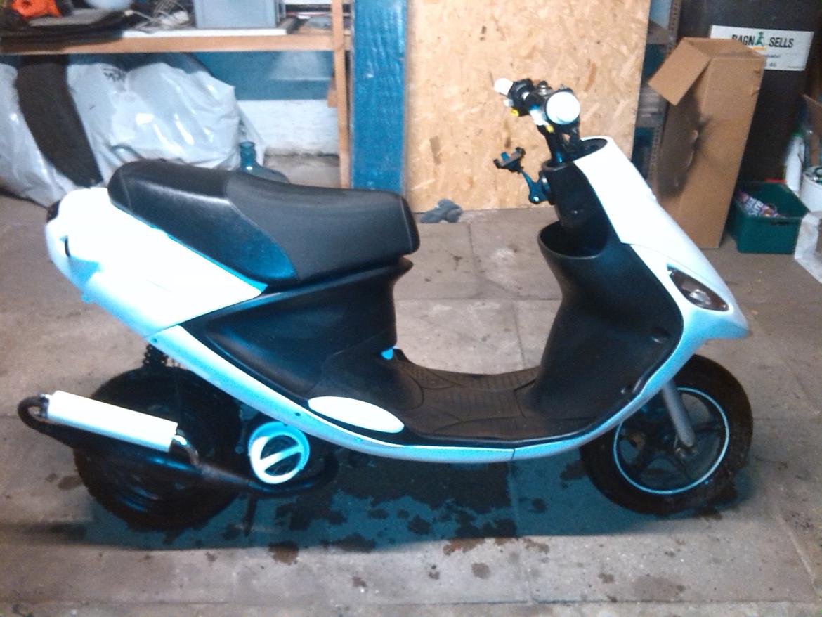 PGO Black/White Magic billede 2