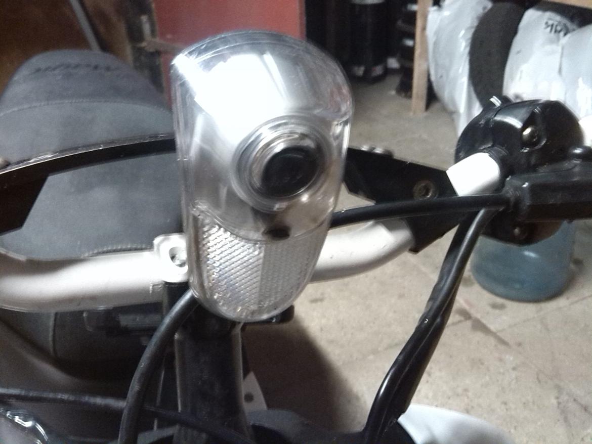 PGO Black/White Magic billede 7