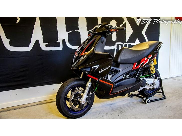 {{currentPhoto.altText}} billede {{currentPhoto.number}}