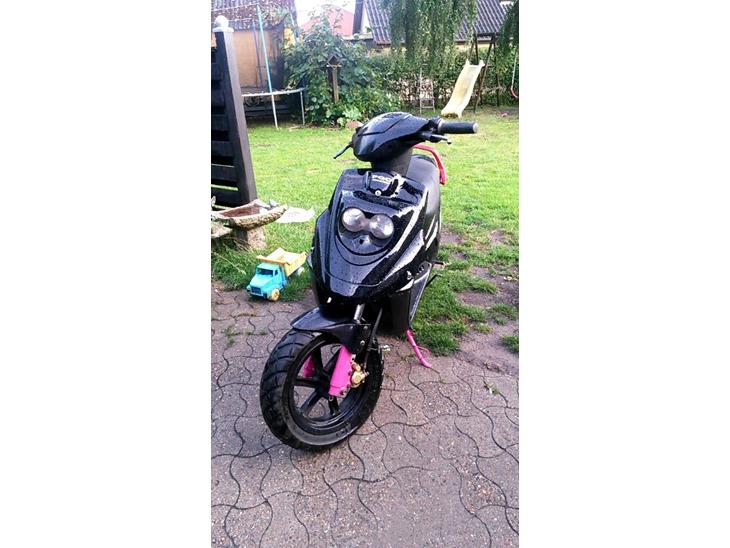 {{currentPhoto.altText}} billede {{currentPhoto.number}}