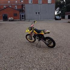 Suzuki RM85L
