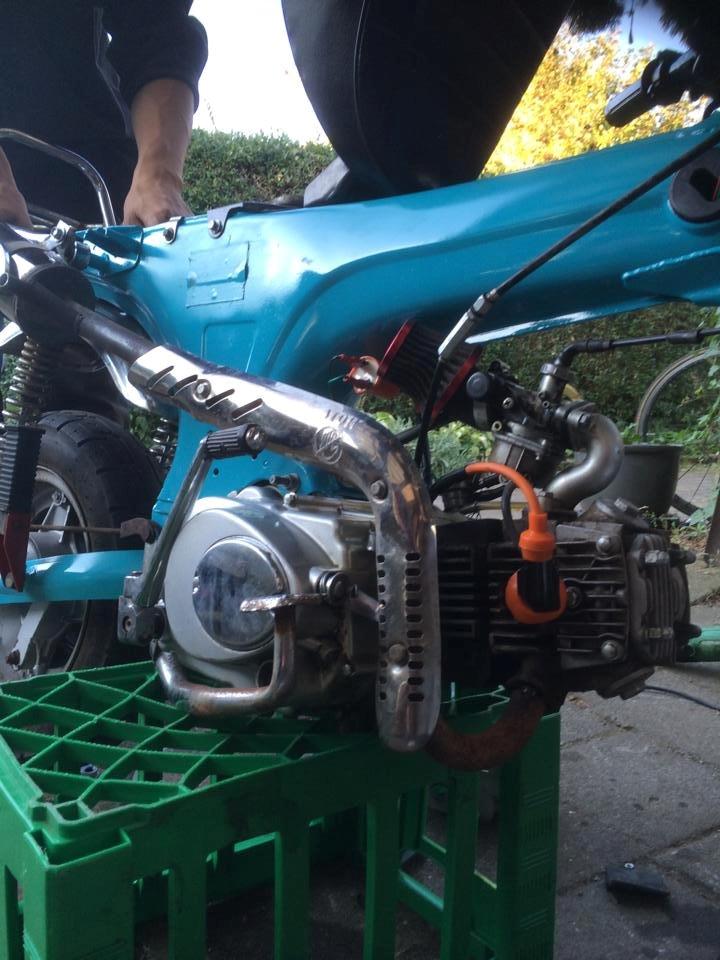 Skyteam Dax Med Crosser-Motor - lidt af motoren fra den anden side :D billede 5