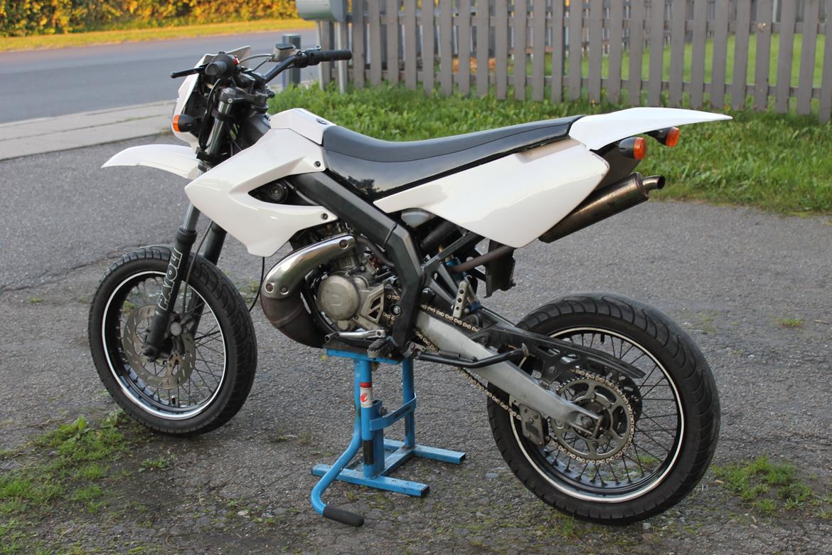 Derbi Senda SM Xtreme 50 - LC DD *Standart* billede 2