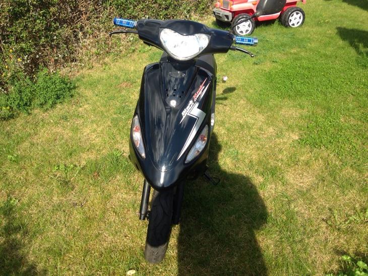 {{currentPhoto.altText}} billede {{currentPhoto.number}}