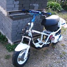 Yamaha jog lc (bane racer)