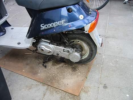 Suzuki Scooper GT (SOLGT :S) - Motorblokken. Det hele virker undtagen kickstarten og oliepumpen billede 4