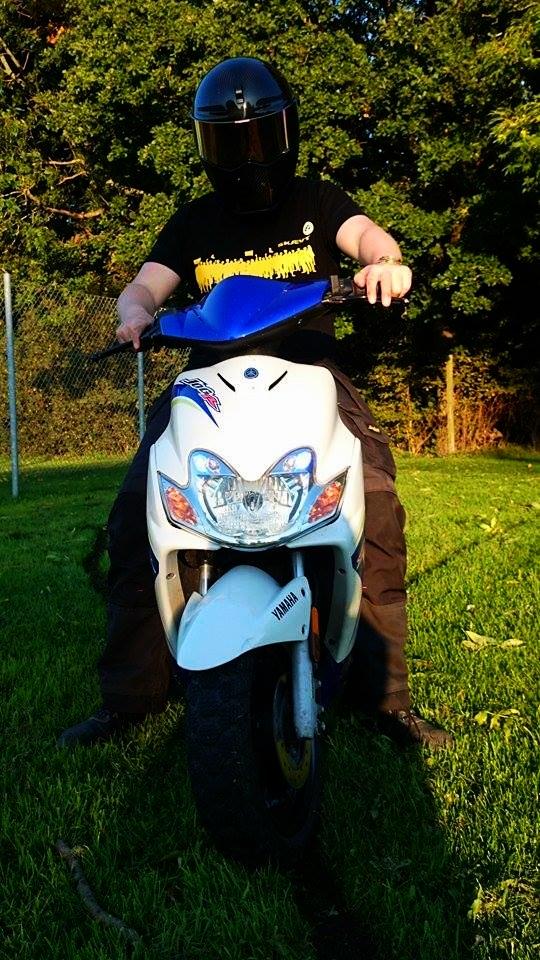 Yamaha Jog R (Solgt) - Faster, Faster, Until the thrill speed overcomes the fear of death. billede 1