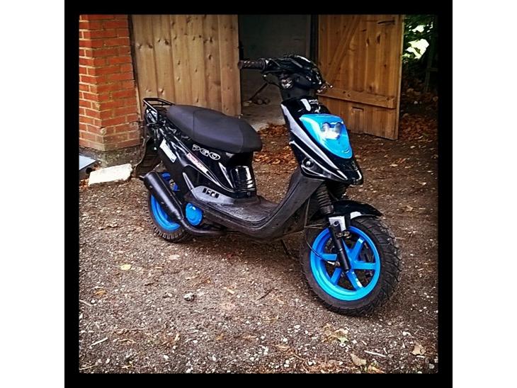 {{currentPhoto.altText}} billede {{currentPhoto.number}}