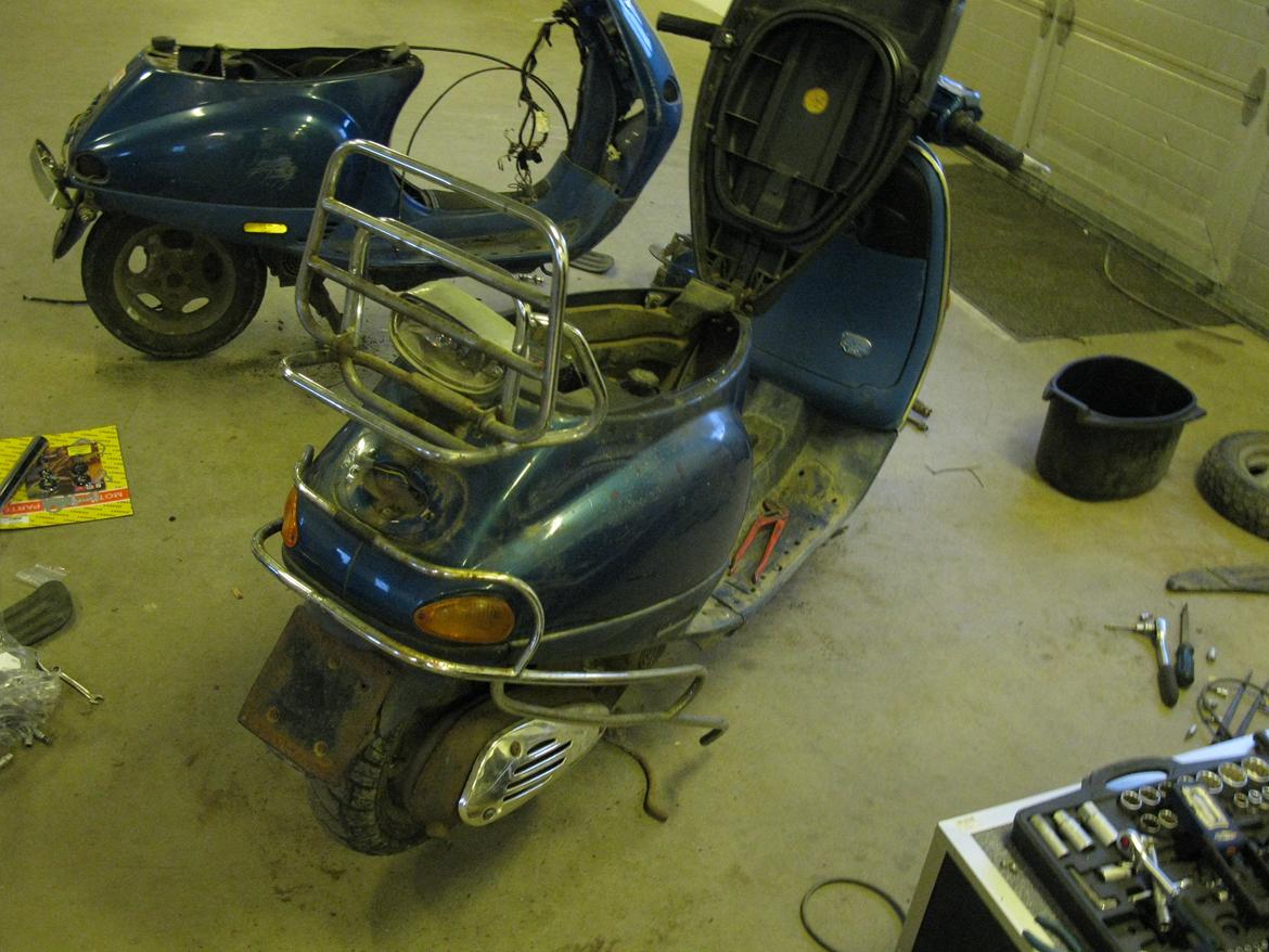 Vespa et 2 - godt der er det store bøjle sæt eller hvad det nu hedder billede 3