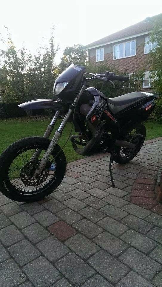 Derbi senda billede 1