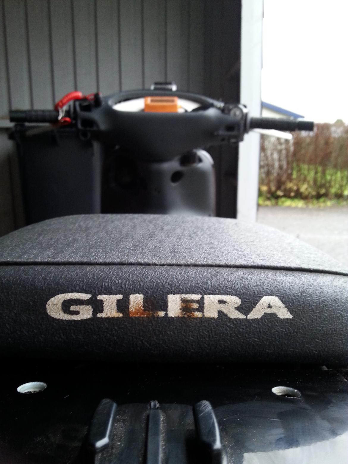 Gilera Runner EVO2 - Et billede af sædet hvor man også kan se min kørecomputer billede 4