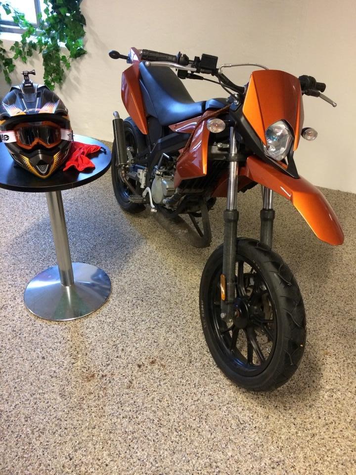 Derbi Senda DRD Extreme SM 50 [SOLGT] billede 1