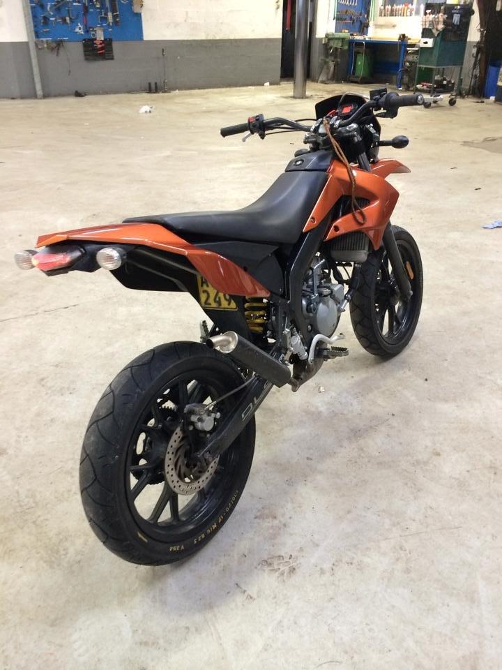 Derbi Senda DRD Extreme SM 50 [SOLGT] billede 2