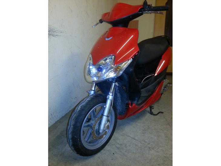 {{currentPhoto.altText}} billede {{currentPhoto.number}}