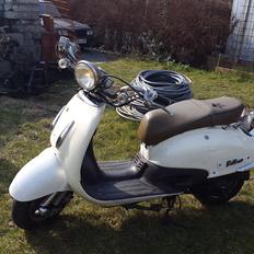 Bella Bella Retro Scooter 50 solgt for 2200