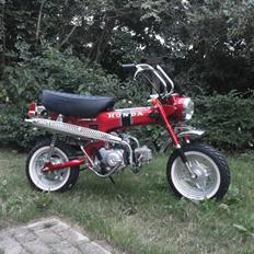 Honda Dax st50