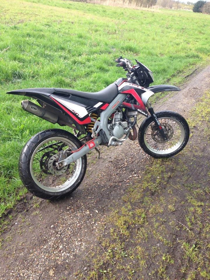 Gilera Smt - Lige da jeg havde fået den. Solgte skjoldene og få nogle sorte i byt. billede 3