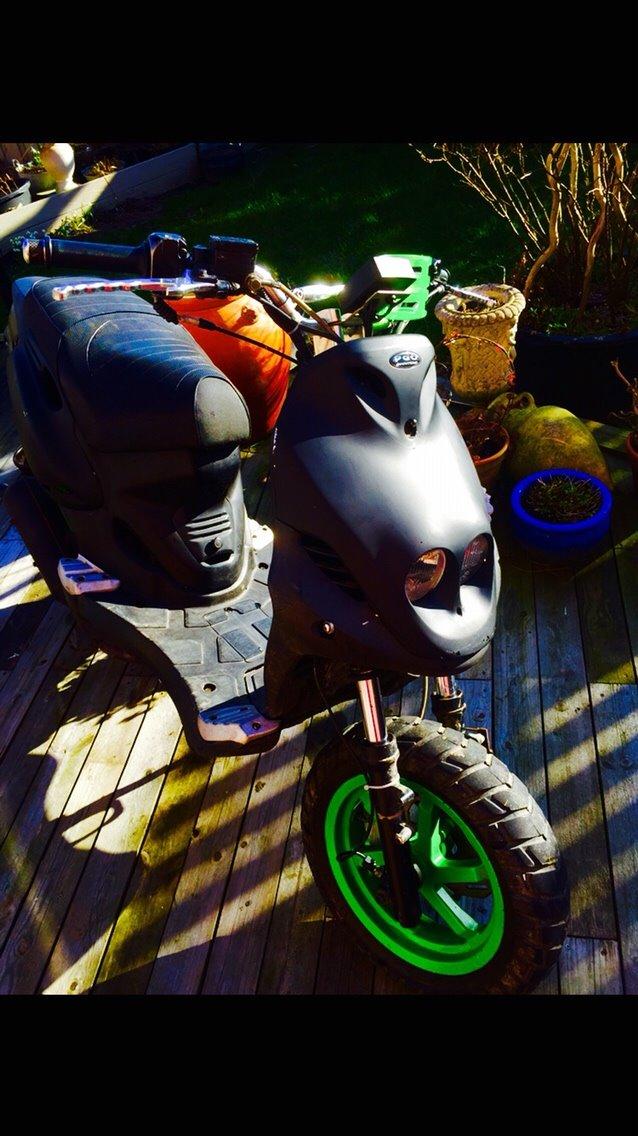 PGO Pmx naked billede 12