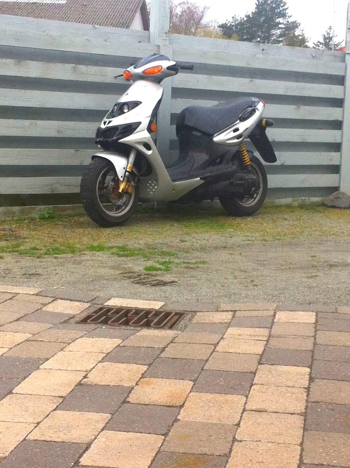 Suzuki katana 30 lc billede 9