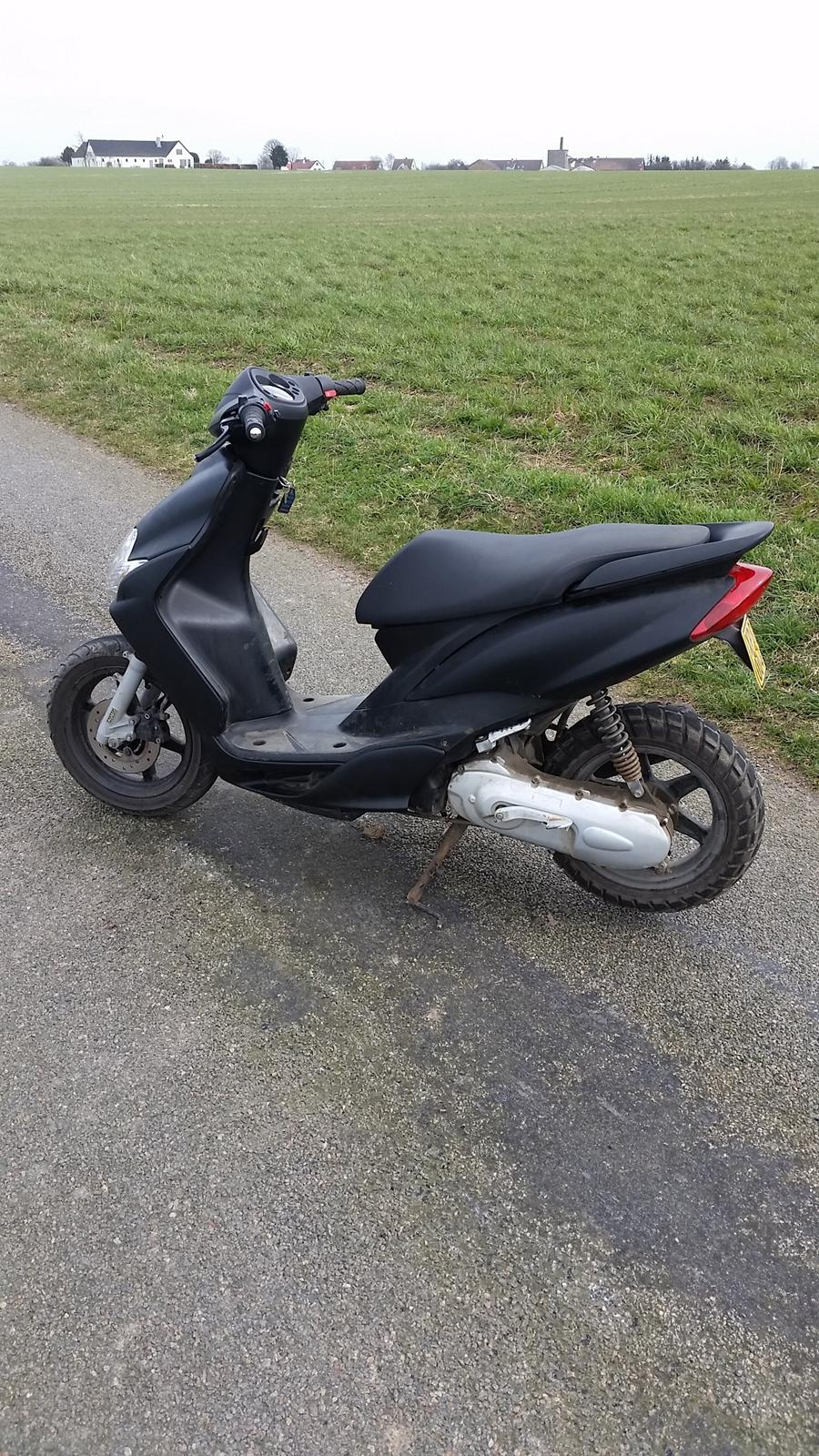 Yamaha jogr (solgt)  billede 8
