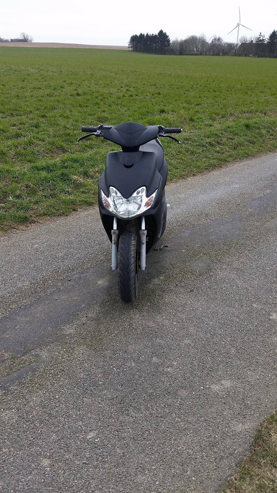 Yamaha jogr (solgt)  billede 3