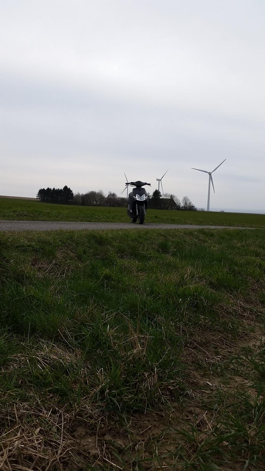 Yamaha jogr (solgt)  billede 11