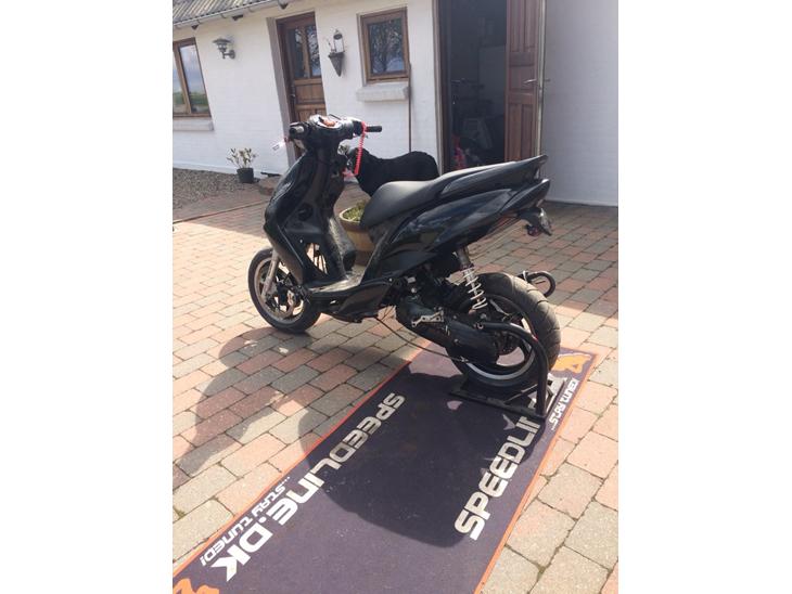 {{currentPhoto.altText}} billede {{currentPhoto.number}}