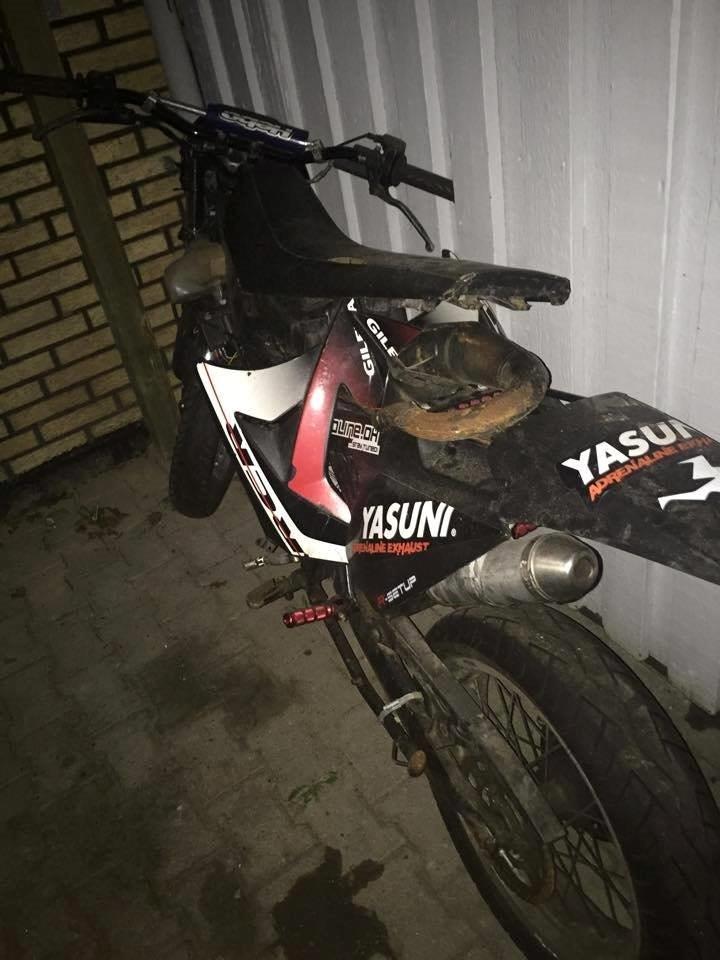 Gilera Smt  - Det var første gang jeg så den da jeg fik tilsendt et billede af ham jeg købte den af ^^ !  billede 17