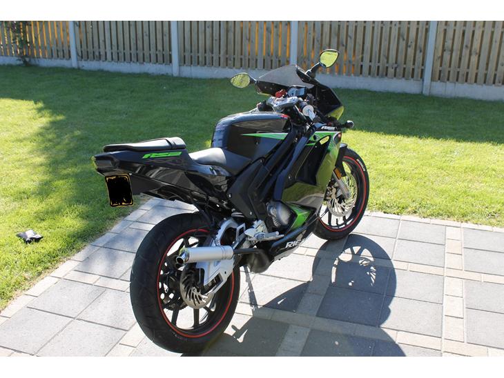 {{currentPhoto.altText}} billede {{currentPhoto.number}}