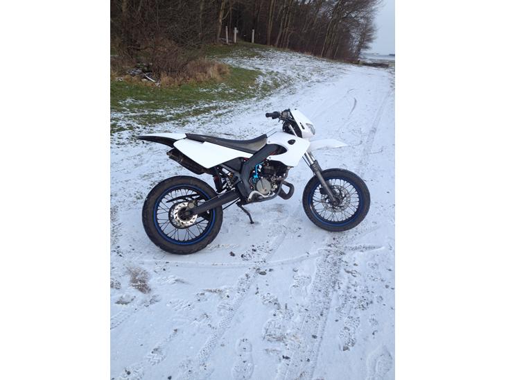 {{currentPhoto.altText}} billede {{currentPhoto.number}}