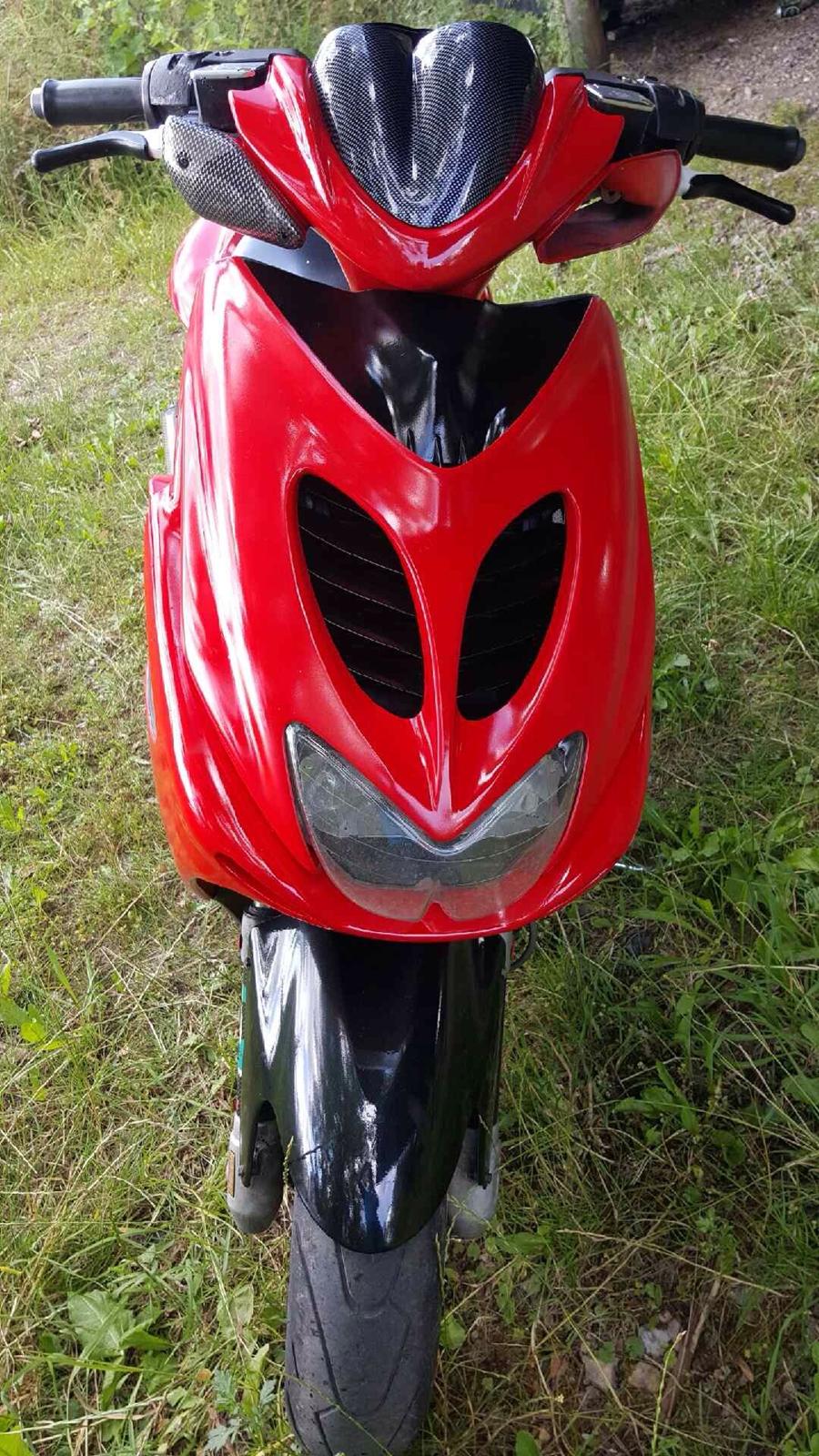 Yamaha Aerox LC - solgt - paint done billede 7