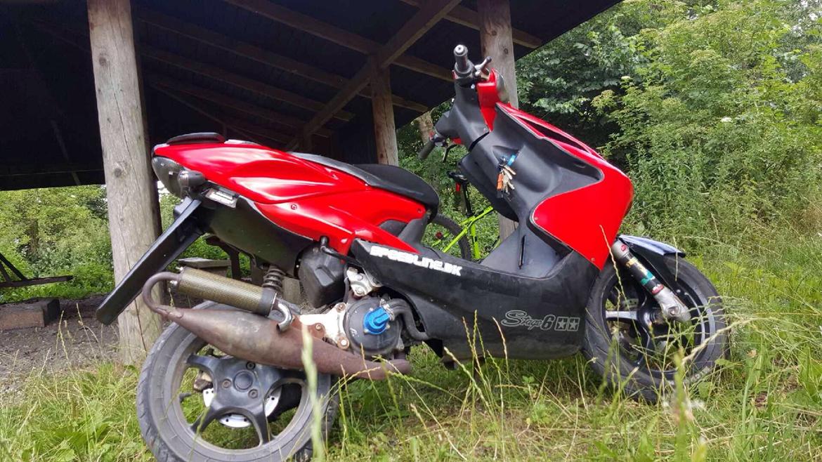 Yamaha Aerox LC - solgt - paint done billede 9