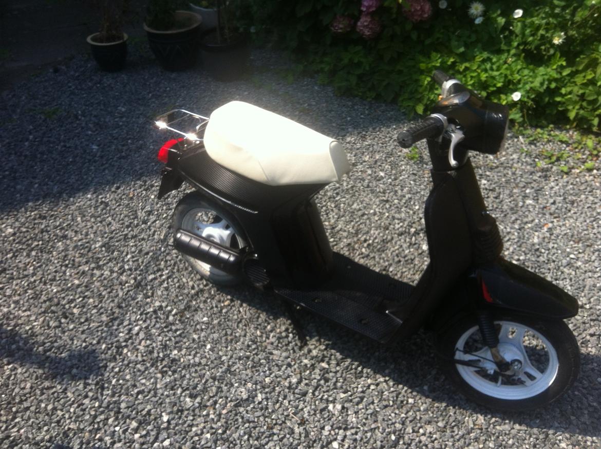 honda melody moped