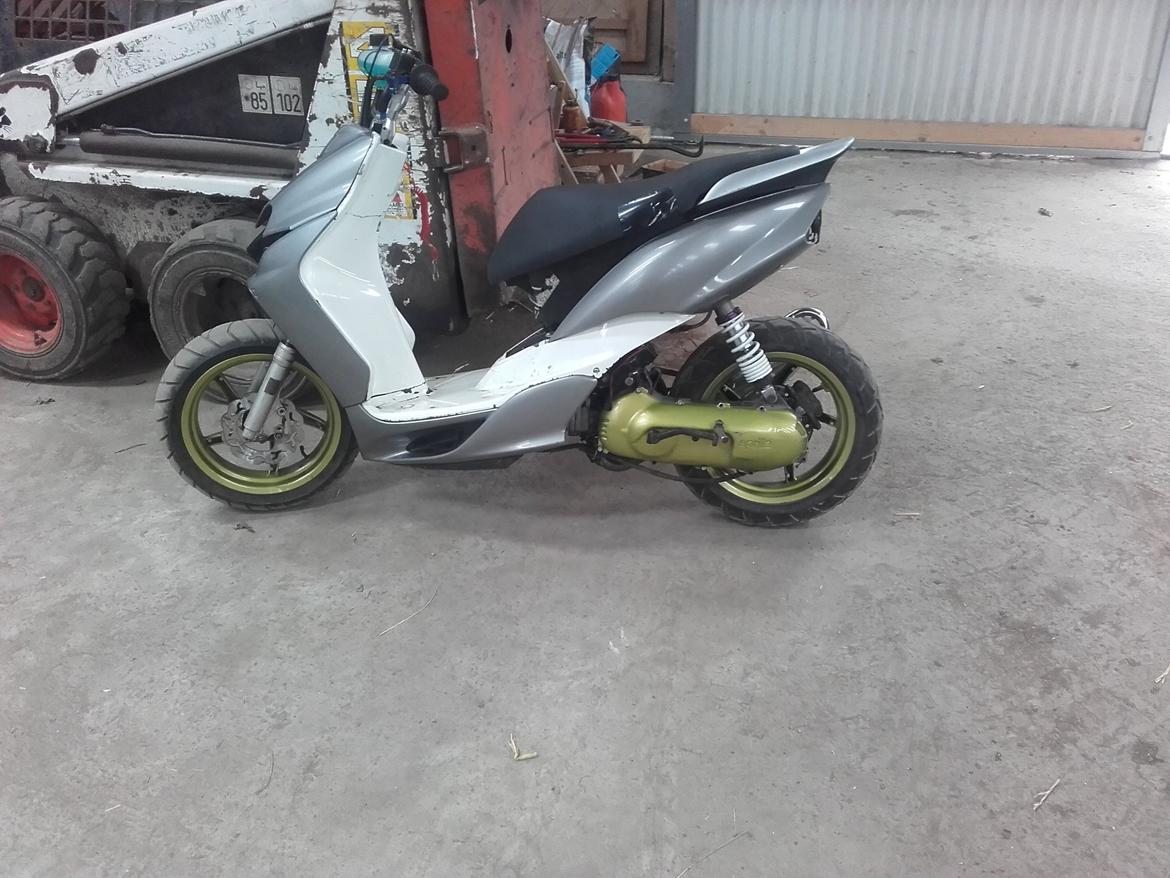 Yamaha jog r  billede 4