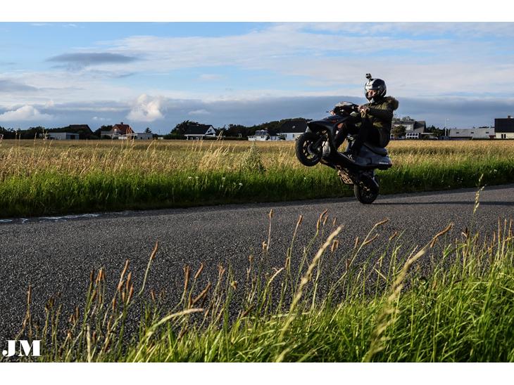 {{currentPhoto.altText}} billede {{currentPhoto.number}}