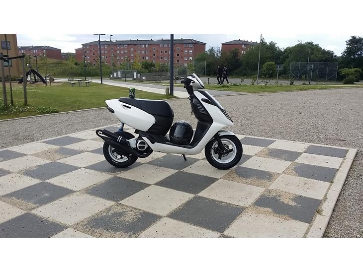 {{currentPhoto.altText}} billede {{currentPhoto.number}}