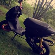 Aprilia Sonic med Yamaha jog r motor