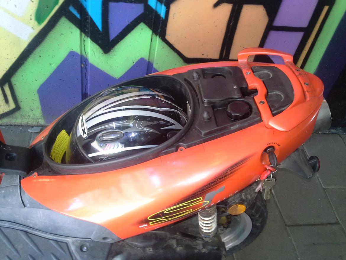 Aprilia sr 50 lc solgt billede 9