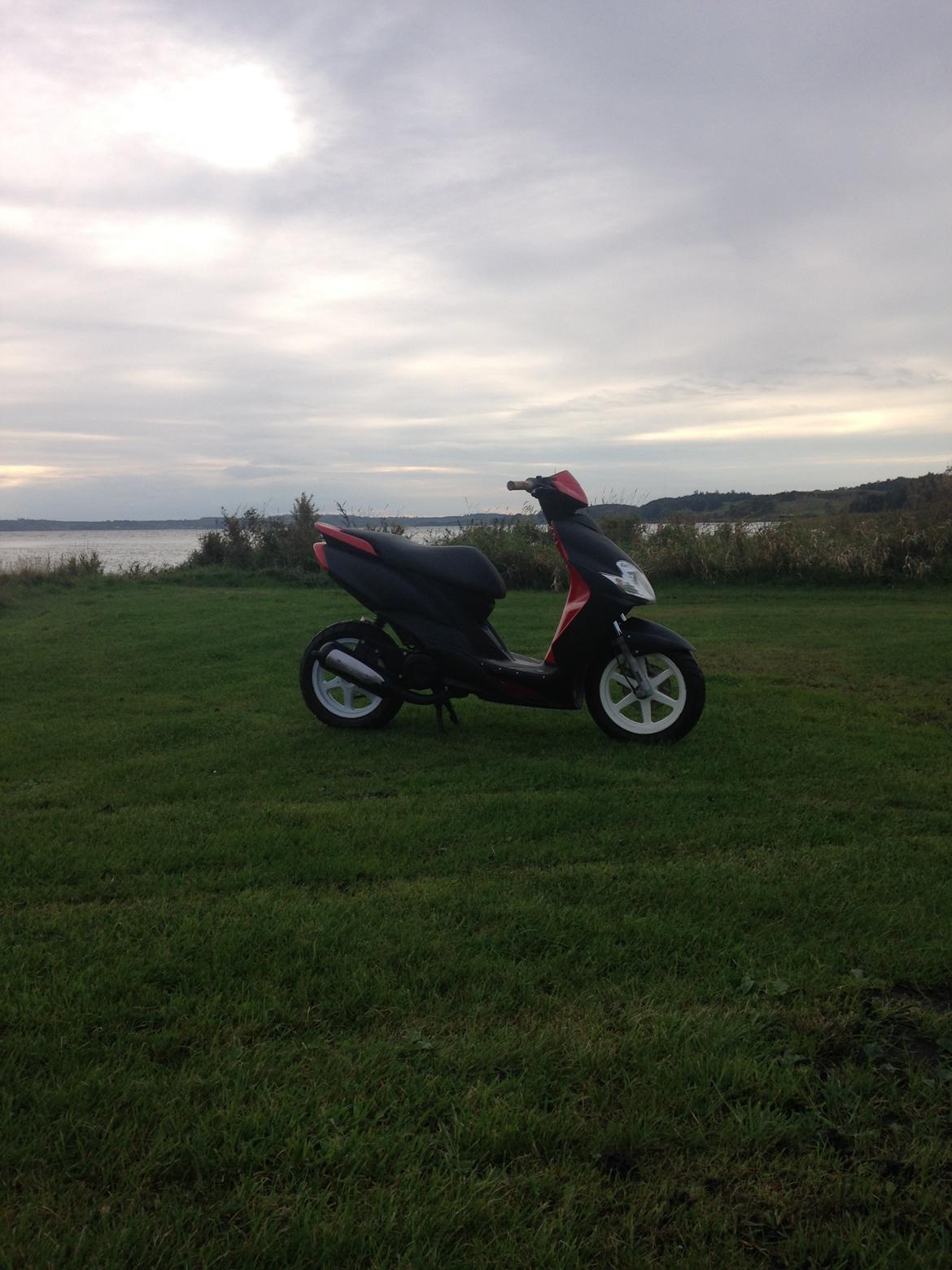 Yamaha Jog r  "tidl scooter"  billede 2