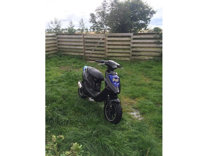 {{currentPhoto.altText}} billede {{currentPhoto.number}}